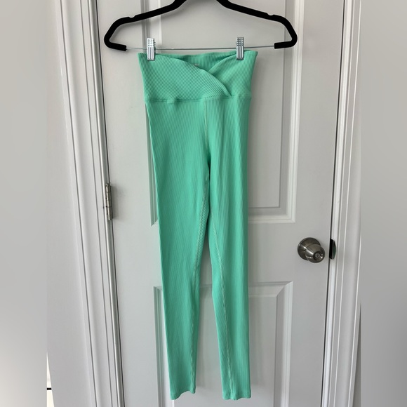 Year of Ours Ribbed Leggings Size Medium in Mint - Picture 1 of 2